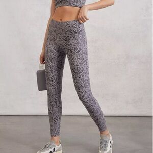 Varley Century Leggings Snake Skin Women’s Size XS‎